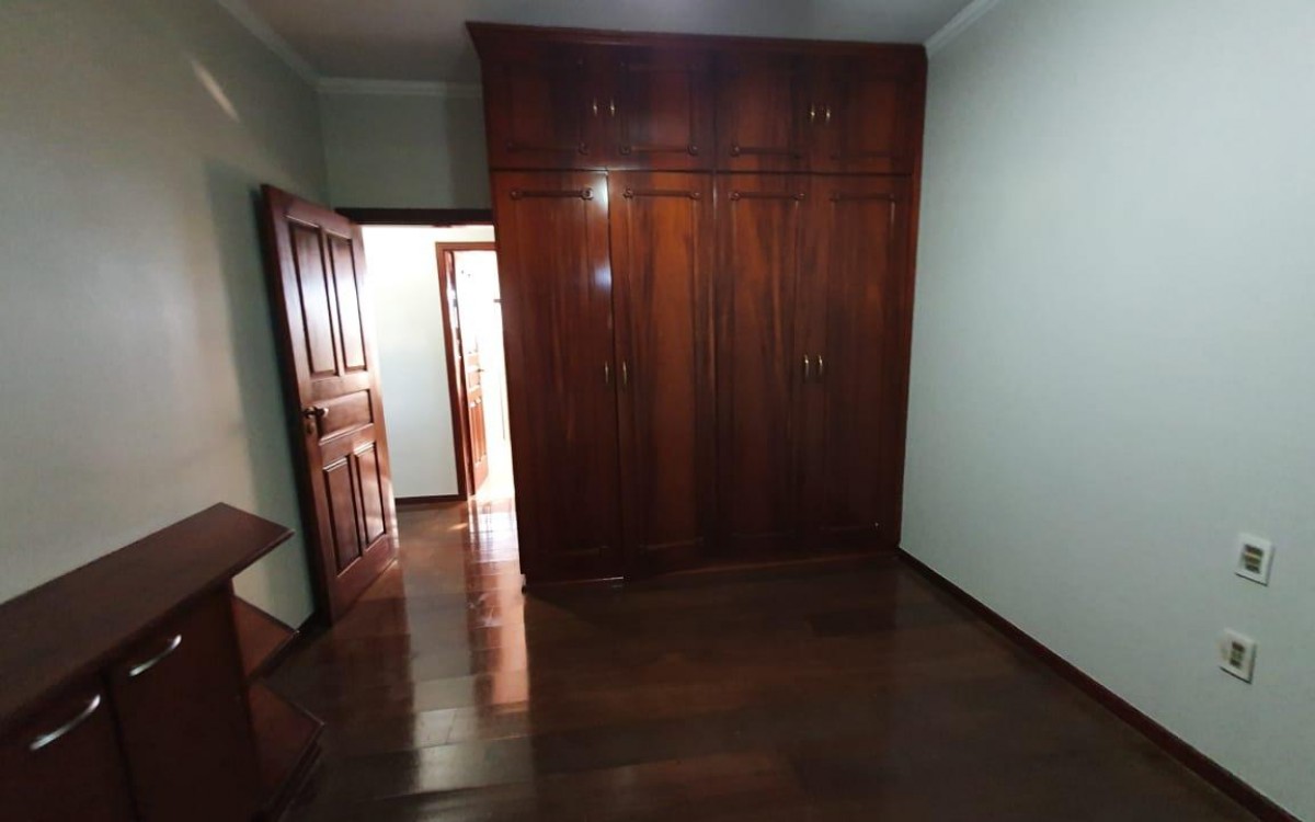 Casa 3 quartos, 1 suíte, 4 garagens - foto 16