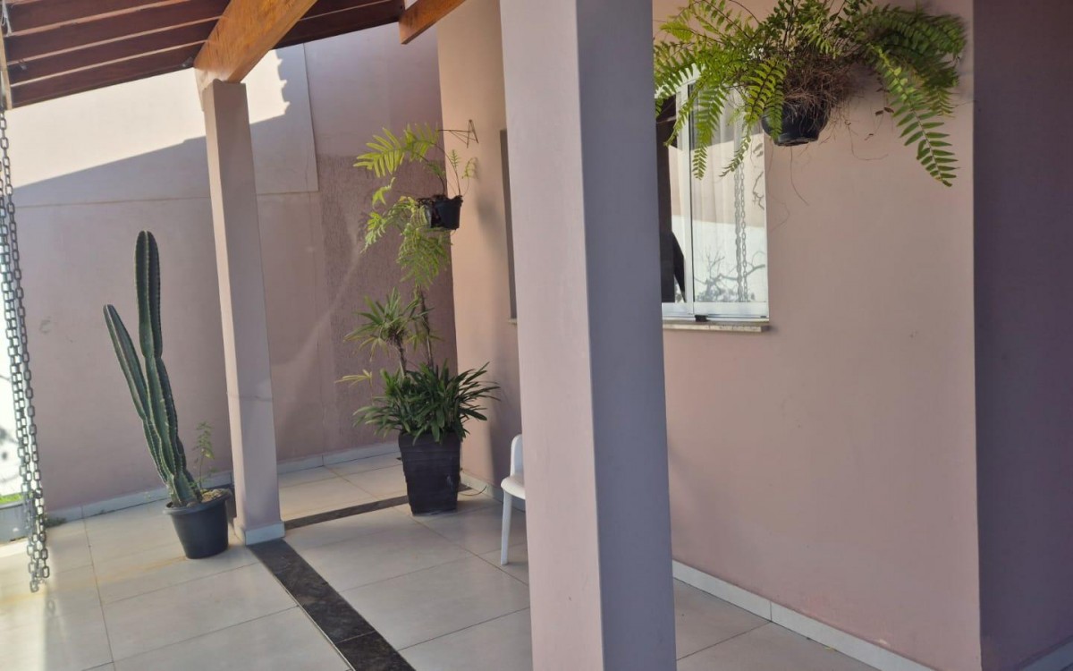 Casa 3 quartos, 2 suítes, 4 garagens - foto 2