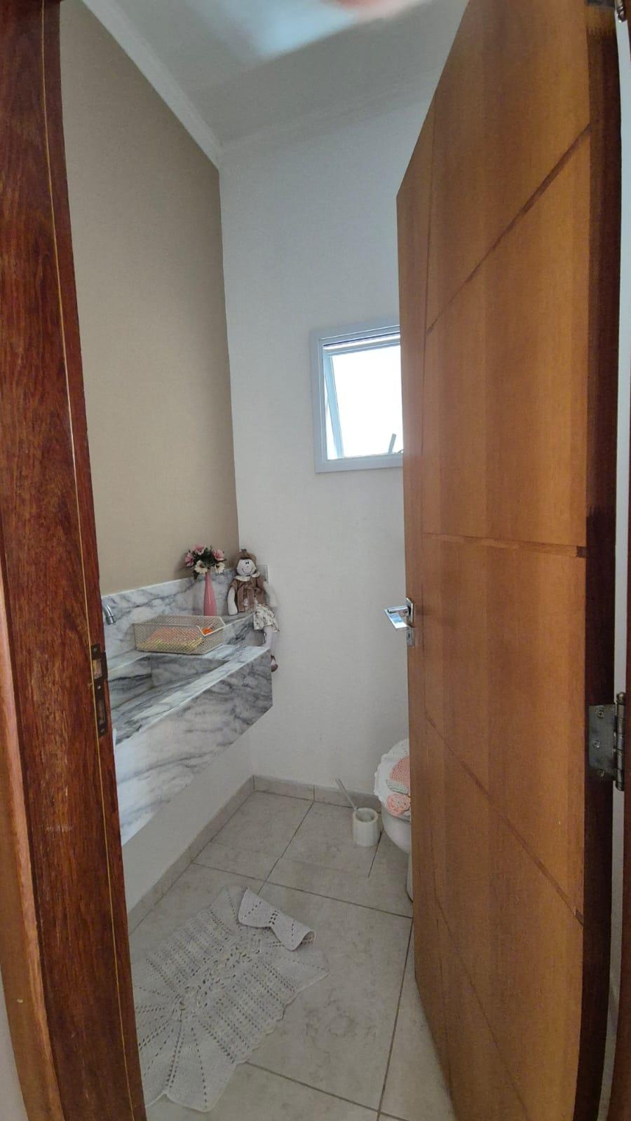 Casa 3 quartos, 2 suítes, 4 garagens