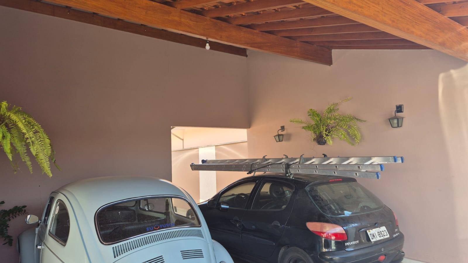 Casa 3 quartos, 2 suítes, 4 garagens